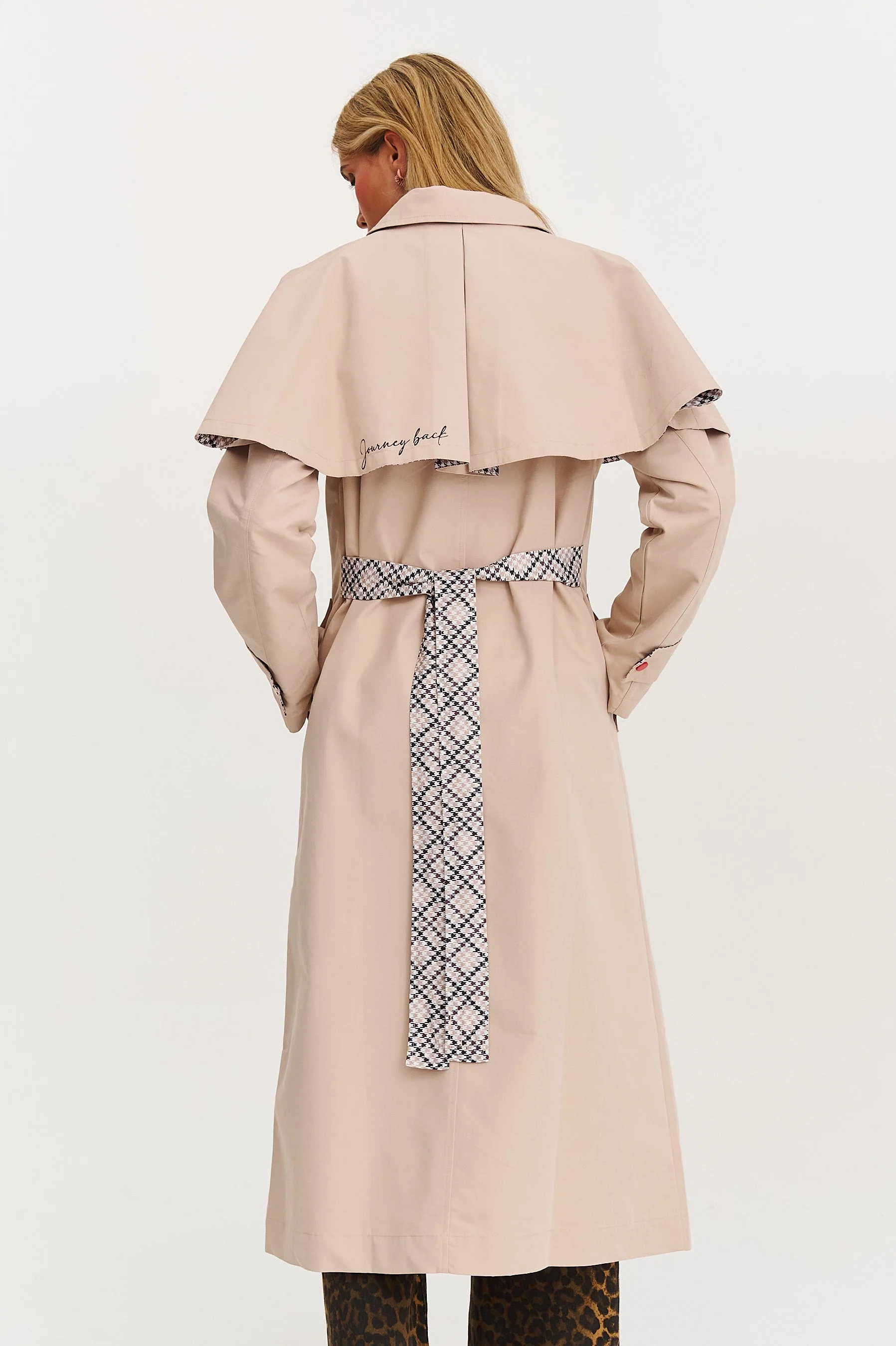 City Nomad trench coat - Image 9